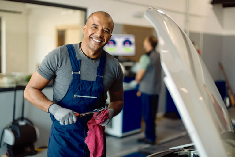 TÉCNICO EM MANUTENÇÃO AUTOMOTIVA