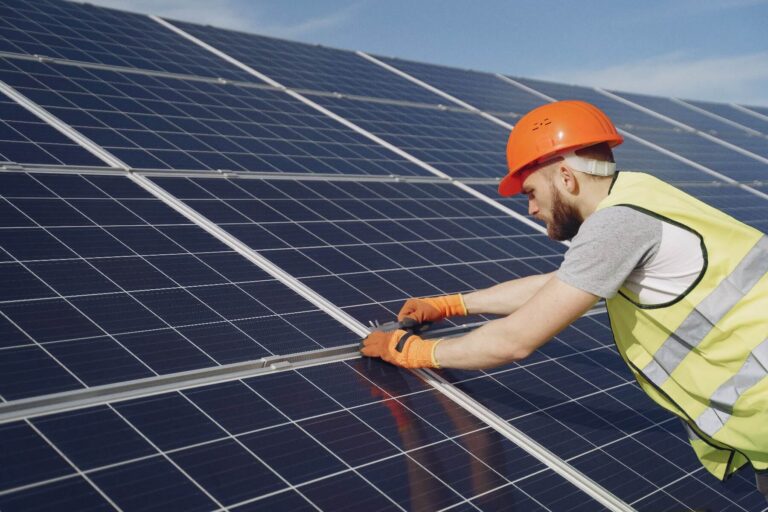 INSTALAÇÃO DE SISTEMAS FOTOVOLTAICOS