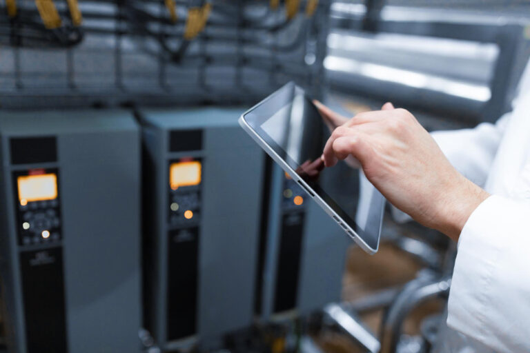 CONTROLADOR LÓGICO PROGRAMÁVEL – CLP