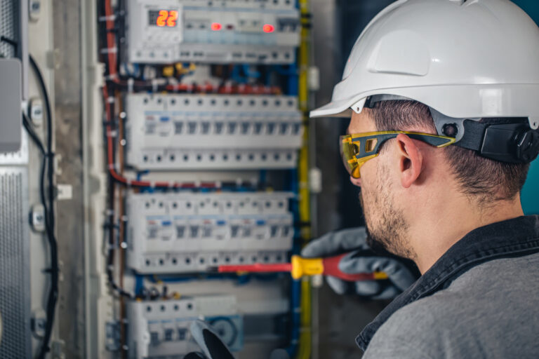 ELETRICISTA INSTALADOR PREDIAL DE BAIXA TENSÃO